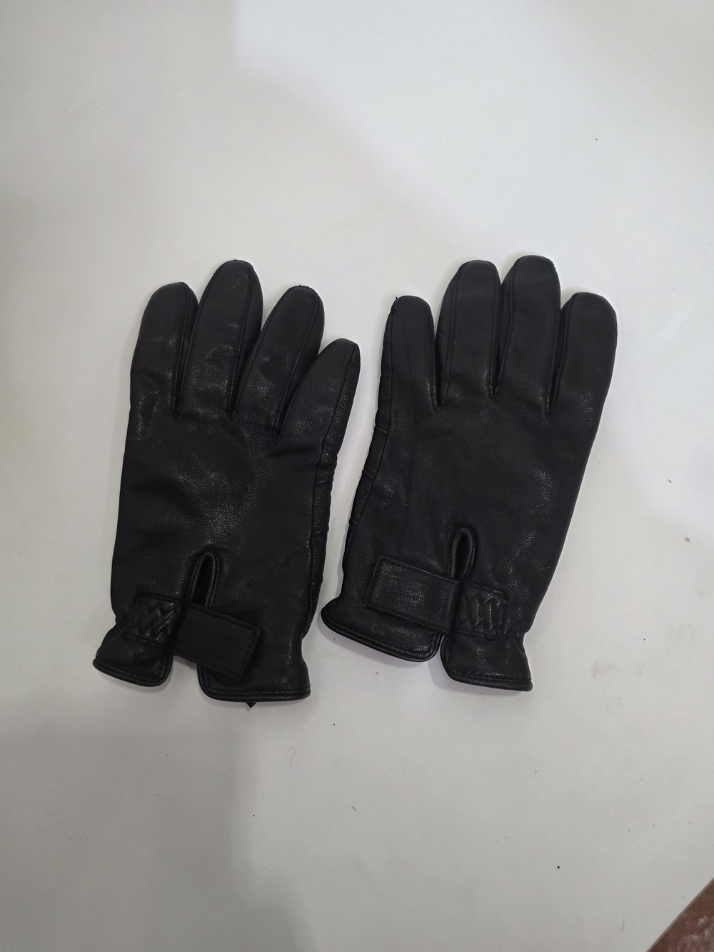 3M Thinsulate Men's Black Leather‎  Driving Gloves with Adjustable Wrist Strap